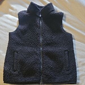 Amazon Essentials Black Sherpa Kids Vest
